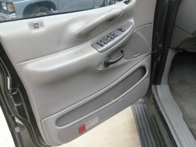 1998 Ford Expedition XLT - Door Panel, Front Left4